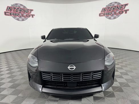 Used 2023 Nissan Z w/ Floor Mat Package (L93) RWD image 2
