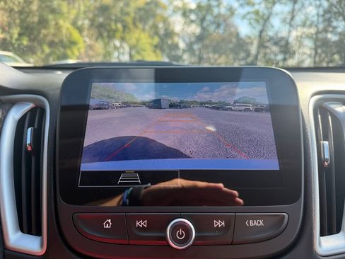 Used 2024 Chevrolet Malibu LT image 30