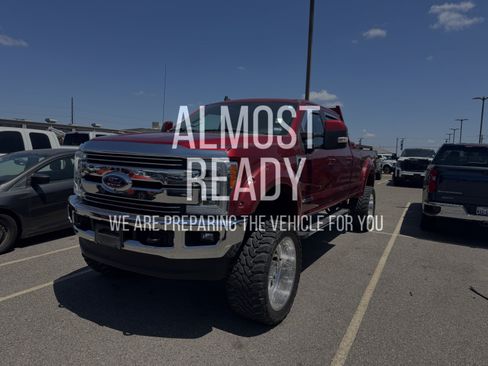 Used 2019 Ford F350 Lariat w/ Lariat Ultimate Package AWD/4WD image 2