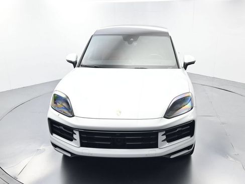 Certified 2024 Porsche Cayenne Coupe AWD/4WD image 44