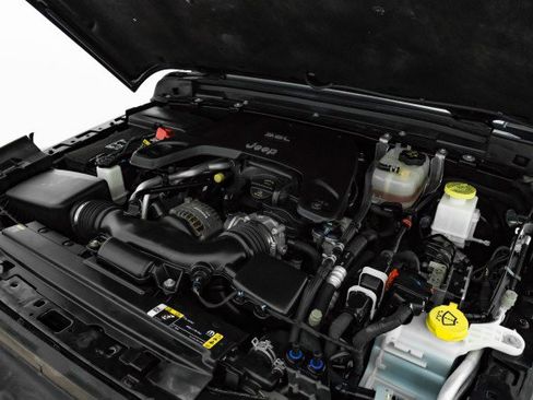 Used 2021 Jeep Gladiator Overland w/ Uconnect 4C Nav & Sound Group image 44