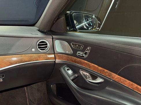 Used 2014 Mercedes-Benz S 550 Sedan image 32