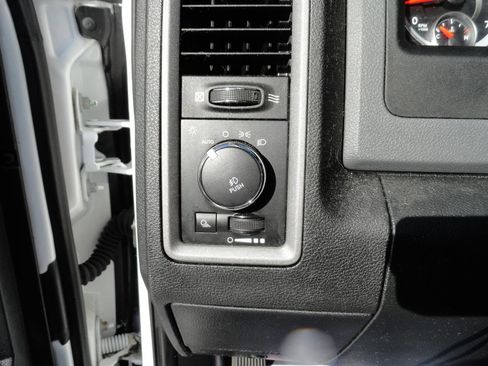 Used 2015 RAM 1500 Express image 11