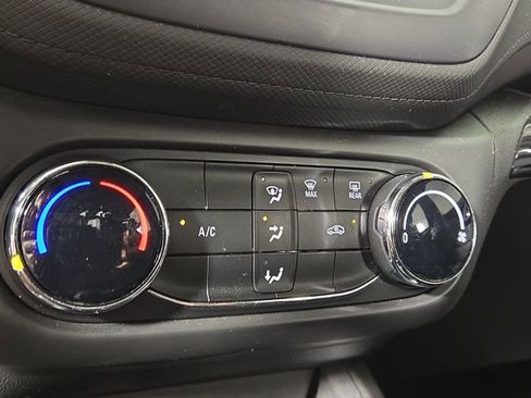 Used 2021 Chevrolet TrailBlazer LS FWD image 19