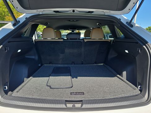 New 2026 Volkswagen Atlas Cross Sport SE image 12