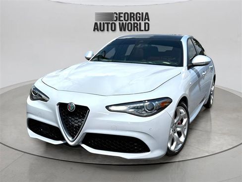 Used 2022 Alfa Romeo Giulia Ti image 1