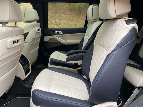 Used 2020 BMW X7 xDrive40i w/ M Sport Package AWD/4WD image 49