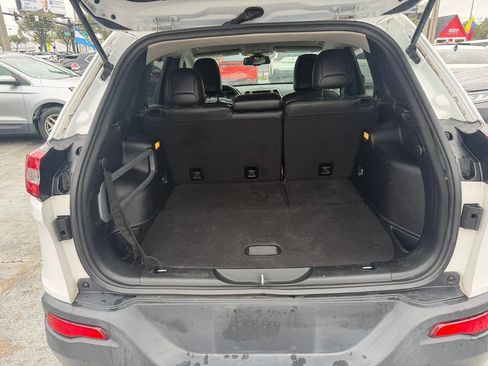 Used 2017 Jeep Cherokee Limited image 14