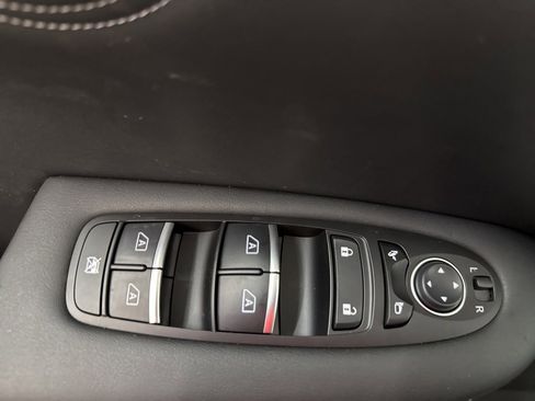 Certified 2025 INFINITI QX55 Luxe w/ Cargo Package image 17