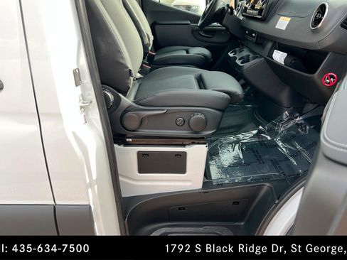 Used 2026 Mercedes-Benz Sprinter 2500 image 19