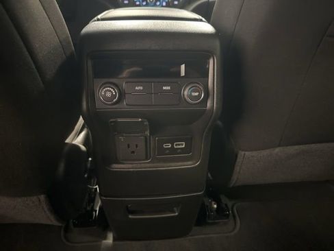 Used 2023 GMC Acadia SLE w/ Driver Convenience Package FWD image 31