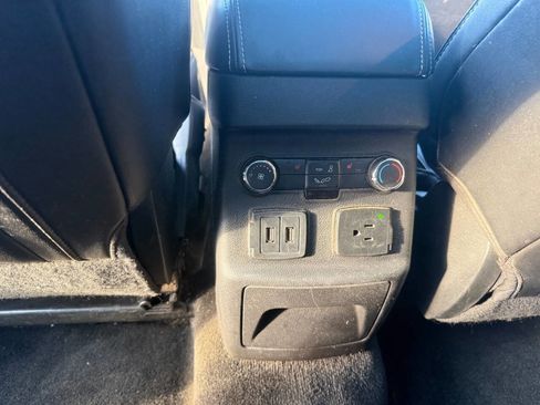 Used 2017 Ford Explorer Platinum image 15