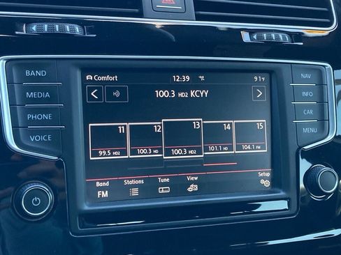 Used 2016 Volkswagen Golf R 4-Door image 22