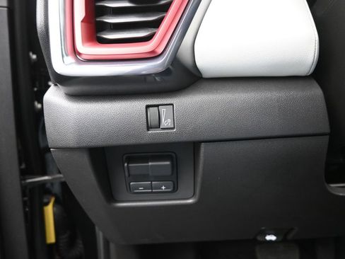 Used 2024 GMC Canyon AT4X image 33