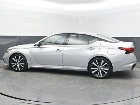Used 2020 Nissan Altima 2.0 Platinum image 5