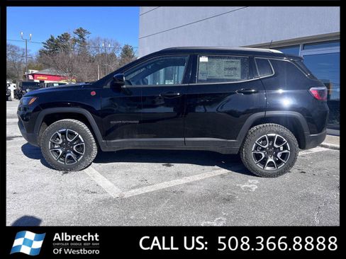 New 2026 Jeep Compass Trailhawk w/ Sun, Sound & Navigation Group image 2