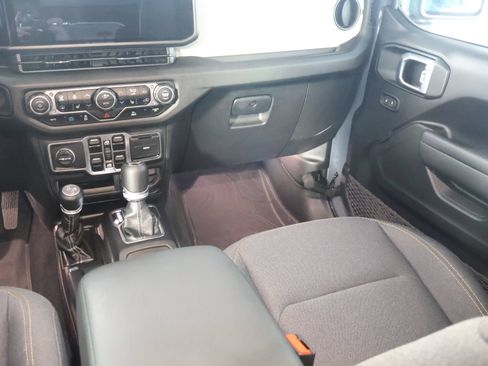 Used 2025 Jeep Wrangler Unlimited Sport S 4xe w/ Convenience Group AWD/4WD image 26