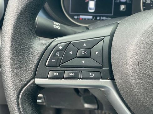 Certified 2025 Nissan Versa SV image 15