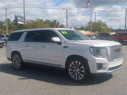 Used 2022 GMC Yukon XL Denali w/ Denali Ultimate Package image 2