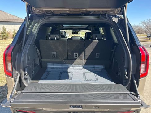 New 2026 Ford Expedition Tremor image 9