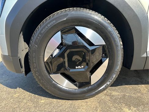 Used 2024 Kia EV9 Wind image 25