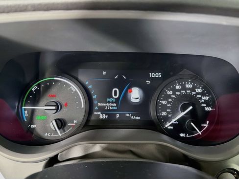 New 2026 Toyota Sienna XLE FWD image 17