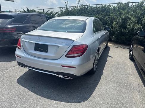 Used 2019 Mercedes-Benz E 300 4MATIC image 5
