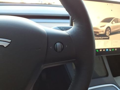 Used 2023 Tesla Model Y Long Range AWD/4WD image 22