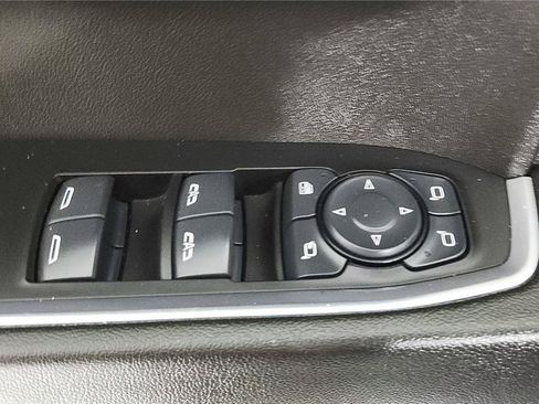Used 2025 GMC Sierra 1500 SLT AWD/4WD image 11