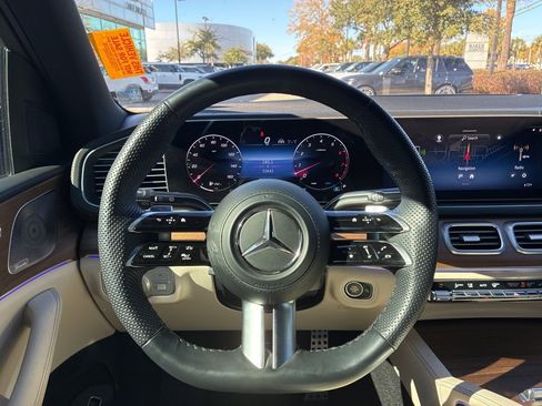 Used 2024 Mercedes-Benz GLS 450 4MATIC image 16