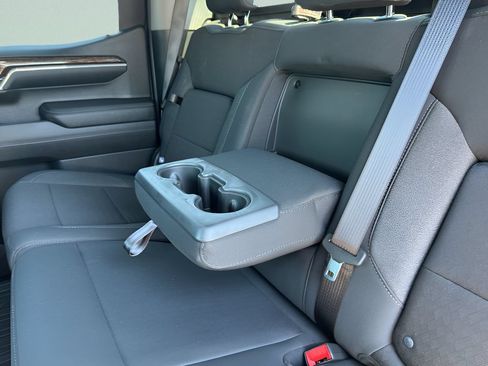 Used 2024 GMC Sierra 1500 Elevation w/ Preferred Package AWD/4WD image 18
