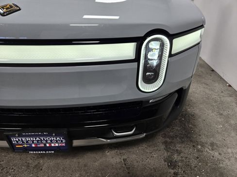 Used 2022 Rivian R1T Adventure image 6