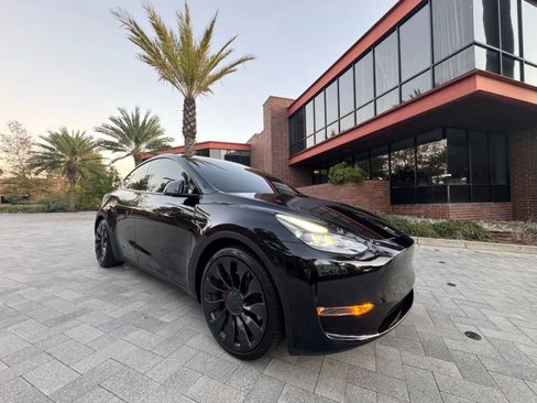 Used 2024 Tesla Model Y Performance AWD/4WD image 10