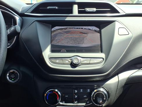 Used 2023 Chevrolet TrailBlazer LT FWD image 13