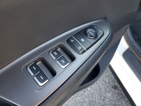 Used 2019 Kia Optima S image 19