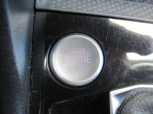 Used 2023 Volkswagen Taos SE image 45