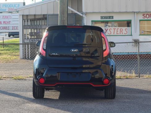 Used 2015 Kia Soul + FWD image 7