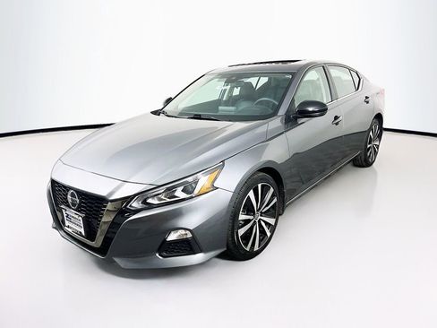 Used 2020 Nissan Altima 2.5 SR w/ Premium Package AWD/4WD image 3