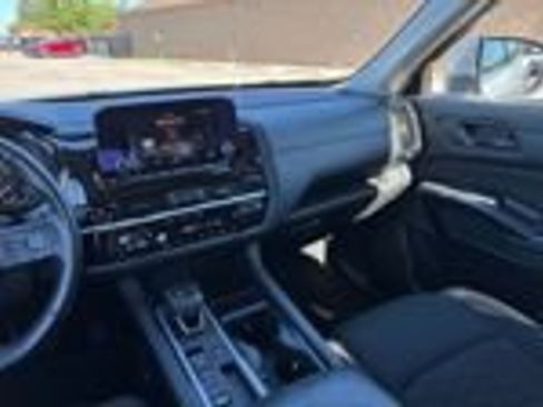 Used 2025 Nissan Pathfinder SV FWD image 46