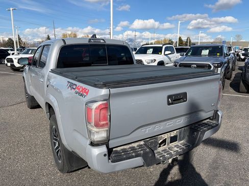 Used 2021 Toyota Tacoma TRD Sport w/ Technology Package AWD/4WD image 2