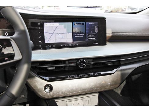 Used 2025 Nissan Murano Platinum image 15