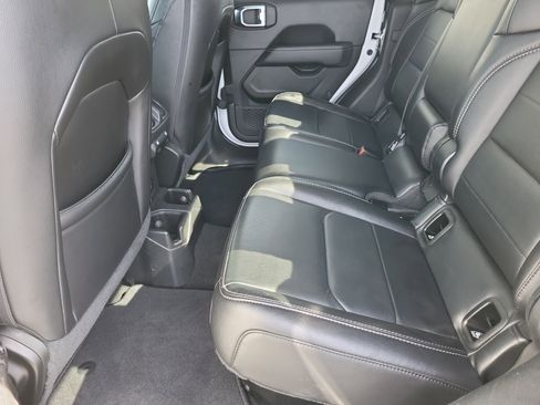 Used 2022 Jeep Gladiator Overland w/ Popular Equipment Package image 15