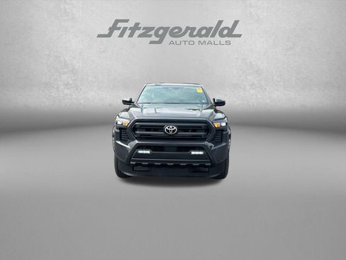 Used 2025 Toyota Tacoma SR5 AWD/4WD image 2