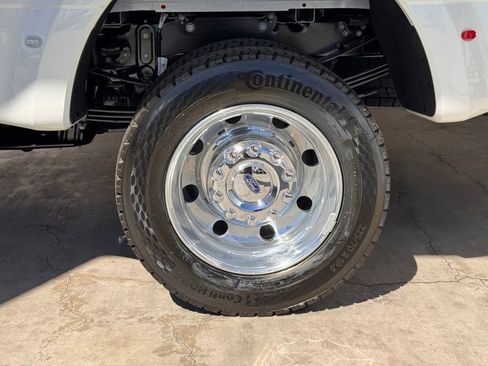 New 2026 Ford F450 Platinum w/ Platinum Plus Package image 14