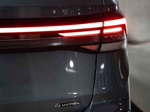 New 2025 Volkswagen Taos SE image 6