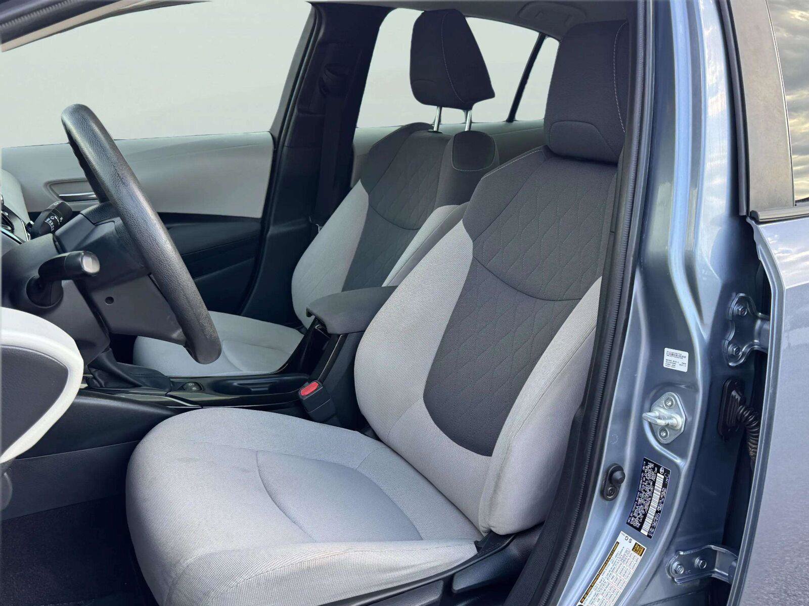 Used 2020 Toyota Corolla LE FWD image 19