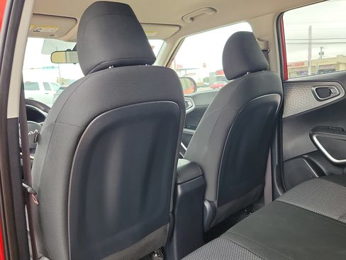 Used 2024 Kia Soul LX w/ Option Group 015 FWD image 12