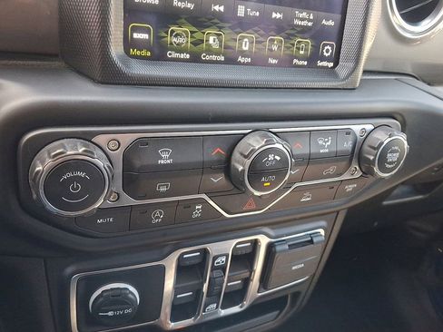 Used 2023 Jeep Gladiator Overland AWD/4WD image 16