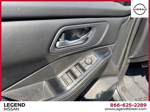 Used 2024 Nissan Rogue SV AWD/4WD image 14