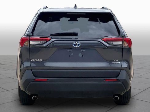 Used 2023 Toyota RAV4 LE AWD/4WD image 5